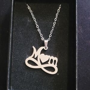 💀NEW 💀 Stainless Steel  'Mom' Infinity Necklace